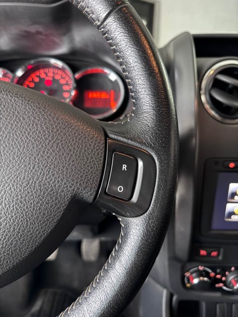 Dacia Duster 1.5 dCi 110ch – 2015 – Distribution neuve – Garantie 12 mois – Attelage / Radar