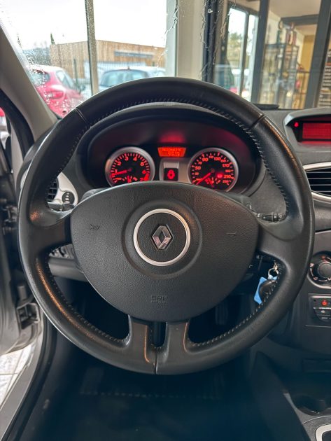 RENAULT CLIO III 1.2 - FAIBLE KILOMÉTRAGE - Garantie 12 mois - Kit distribution neuf
