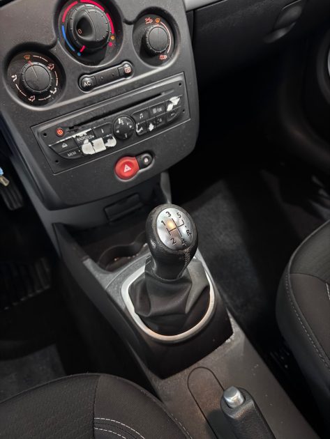 RENAULT CLIO III 1.2 - FAIBLE KILOMÉTRAGE - Garantie 12 mois - Kit distribution neuf