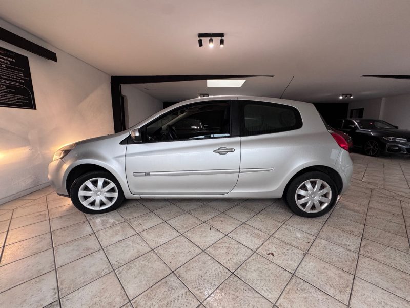 RENAULT CLIO III 1.2 - FAIBLE KILOMÉTRAGE - Garantie 12 mois - Kit distribution neuf