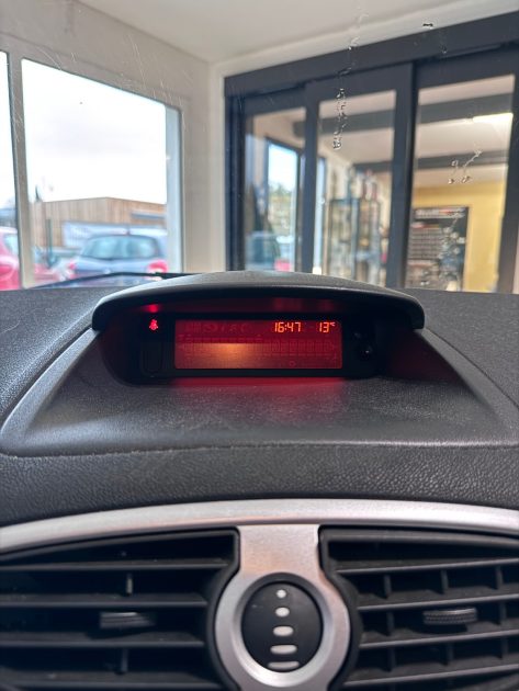 RENAULT CLIO III 1.2 - FAIBLE KILOMÉTRAGE - Garantie 12 mois - Kit distribution neuf