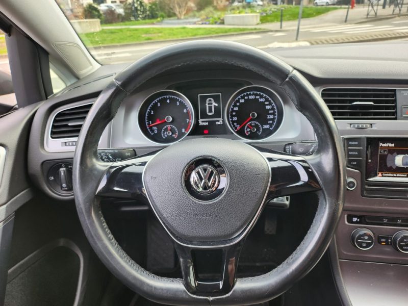 VOLKSWAGEN GOLF VII 1.2 TSI BLUEMOTION TRENDLINE
