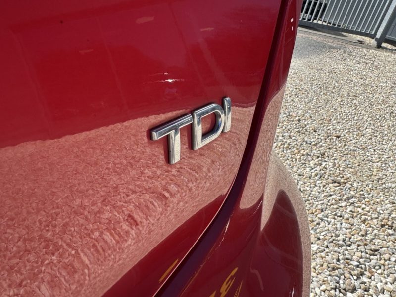 AUDI A3 SPORTBACK 1.6 TDI S&S 116 ch Rouge
