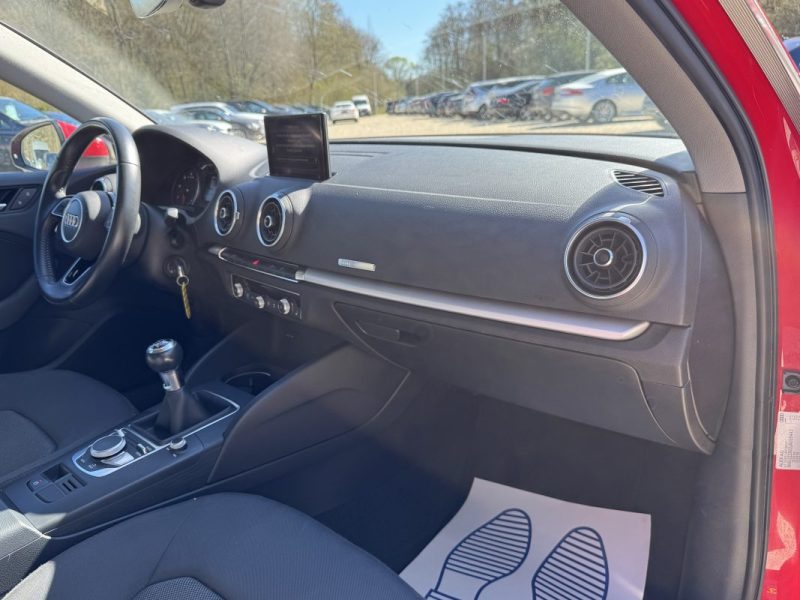 AUDI A3 SPORTBACK 1.6 TDI S&S 116 ch Rouge