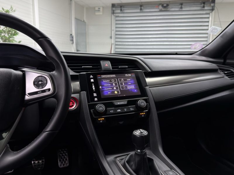 Honda Civic X (2) i-VTEC 129 - Executive 5p