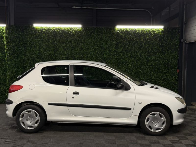 PEUGEOT 206 1.4 i 75 Cv - FRAIS A PREVOIR / LIRE L ANNONCE VENTE EN ETAT