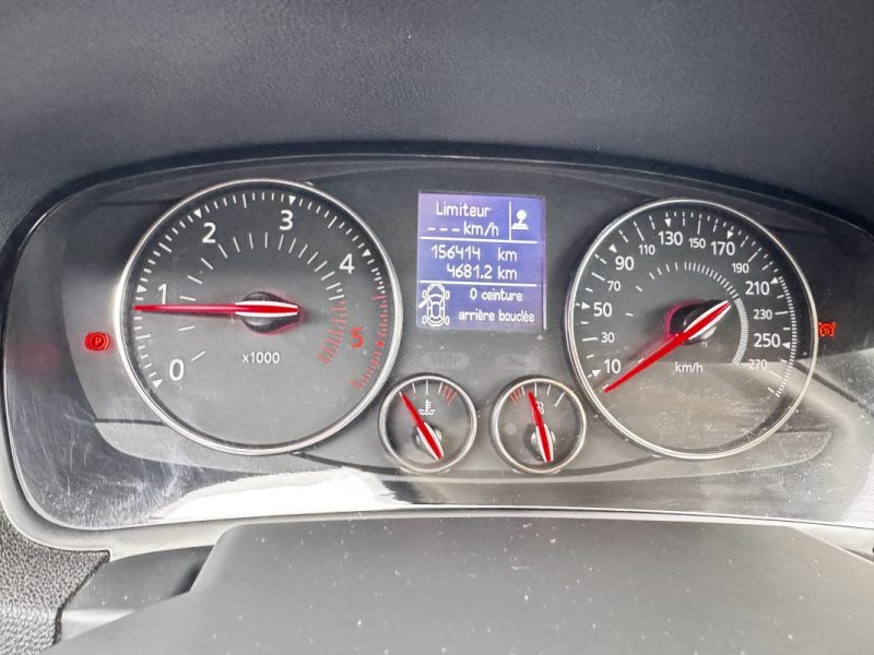 RENAULT LAGUNAIII 2.0 DCI 130CH ENERGY BOSE EDITION ECO² 2015