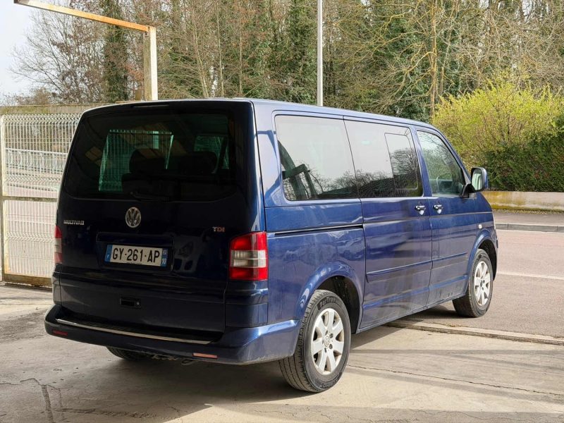 VOLKSWAGEN MULTIVAN V 7 PLACES