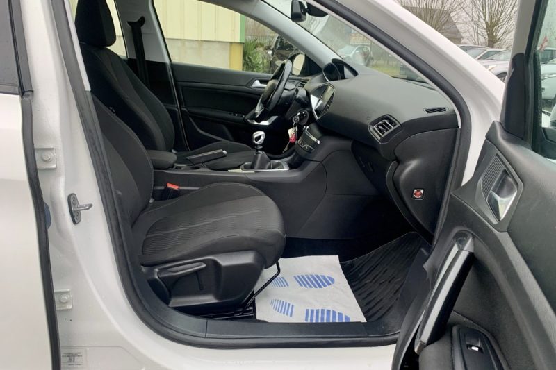 PEUGEOT 308 II 1.6 BLUEHDI 120 CH ACCESS BUSINESS BVM6 GARANTIE 