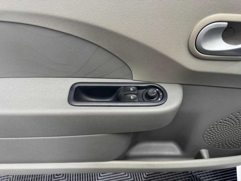 RENAULT TWINGO II SEULEMENT 53000KMS 1.2 75ch EXPRESSION GARANTIE 12 MOIS 1ERE MAIN