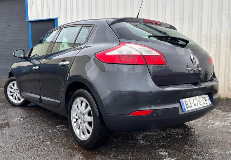 RENAULT MEGANE 3 - 1.4 TCE - 130 - CARNET D'ENTRETIEN COMPLET - GARANTIE 3 MOIS OU 5000 KMS