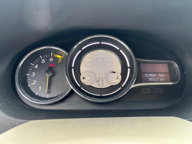 RENAULT MEGANE 3 - 1.4 TCE - 130 - CARNET D'ENTRETIEN COMPLET - GARANTIE 3 MOIS OU 5000 KMS