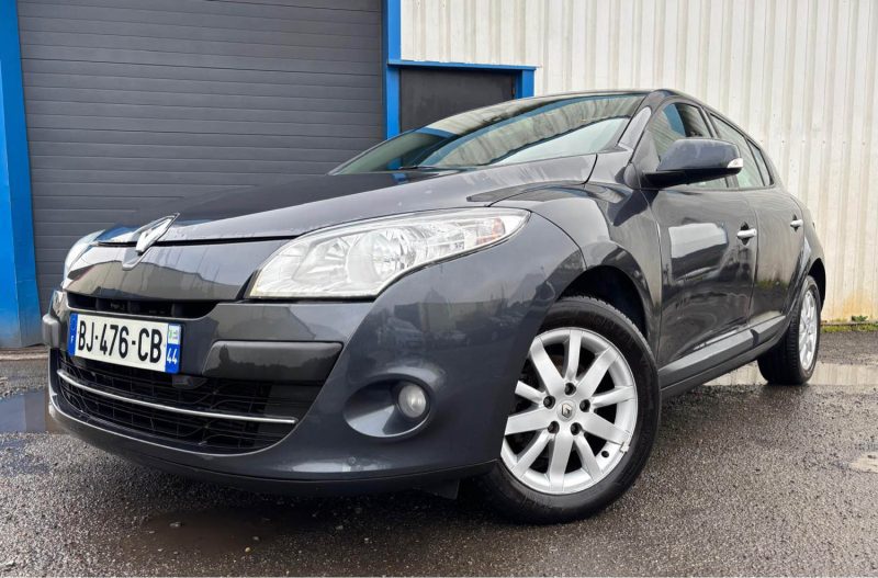 RENAULT MEGANE 3 - 1.4 TCE - 130 - CARNET D'ENTRETIEN COMPLET - GARANTIE 3 MOIS OU 5000 KMS
