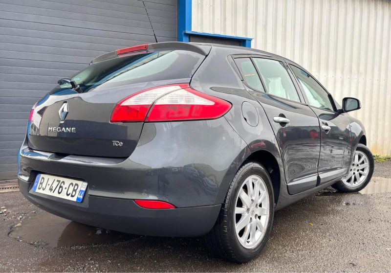 RENAULT MEGANE 3 - 1.4 TCE - 130 - CARNET D'ENTRETIEN COMPLET - GARANTIE 3 MOIS OU 5000 KMS