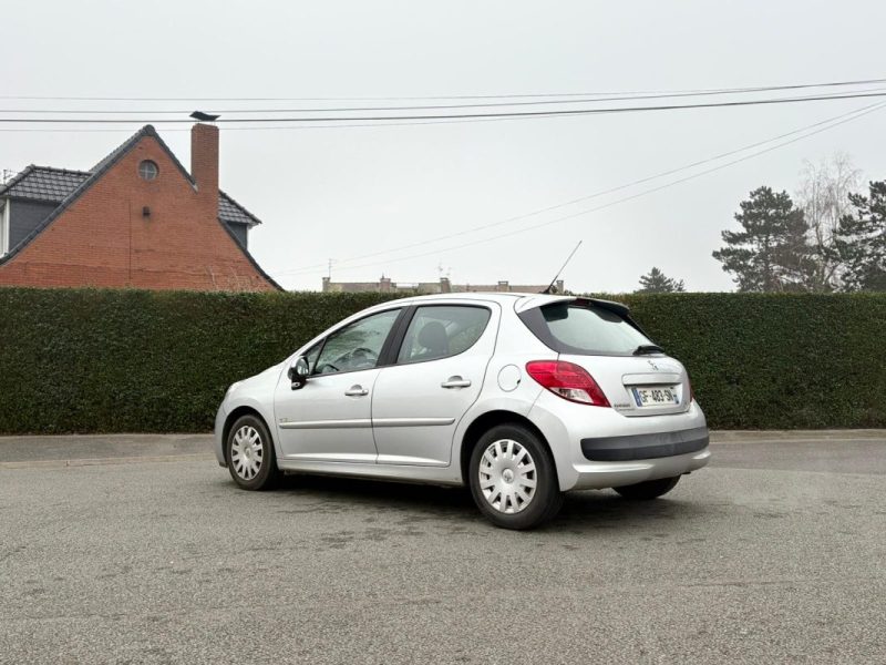 ✅ Très Belle PEUGEOT 207 1.6 HDi 92 Ch Faible Kilométrage / Suivi Complet !