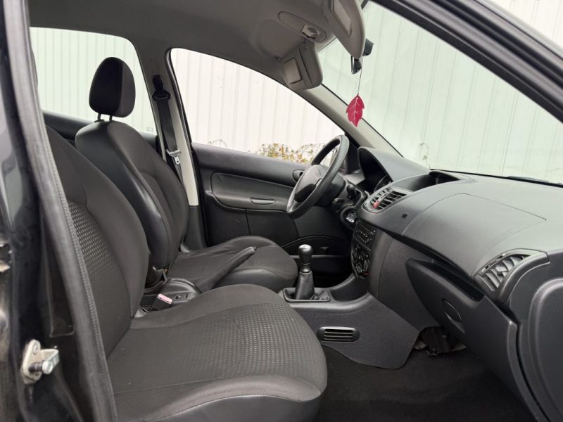 PEUGEOT 206 PLUS + 1.4 URBAN 2010