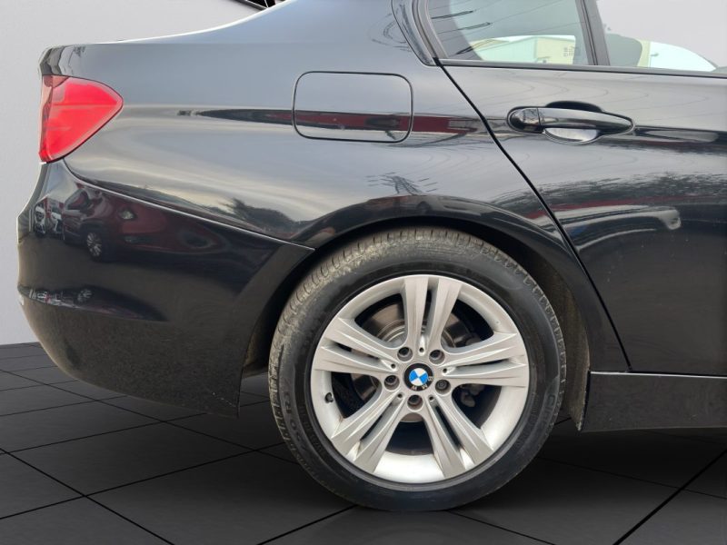B.M.W. SERIE 3 F30 318D 143 SPORT BVA8