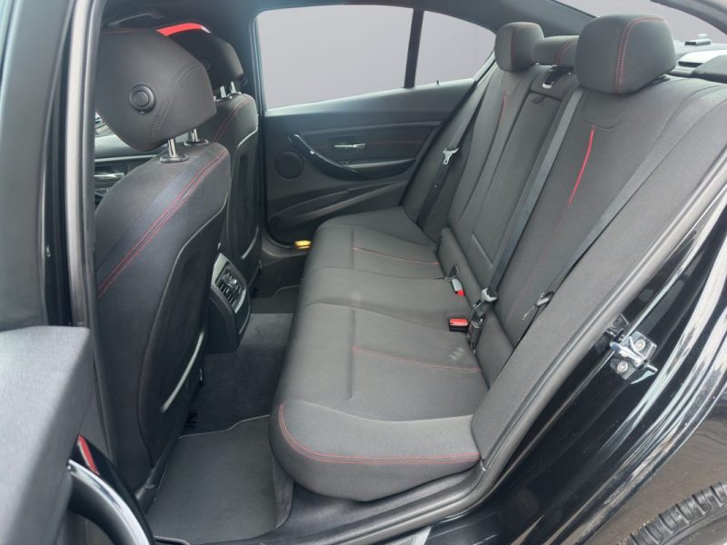 B.M.W. SERIE 3 F30 318D 143 SPORT BVA8