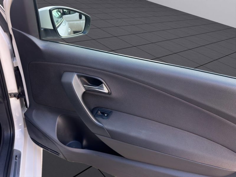 VOLKSWAGEN POLO V 1.6 TDI 105 SPORTLINE 