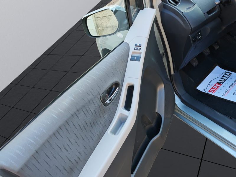 TOYOTA YARIS 1.3 VVT-I 100 CONFORT PACK