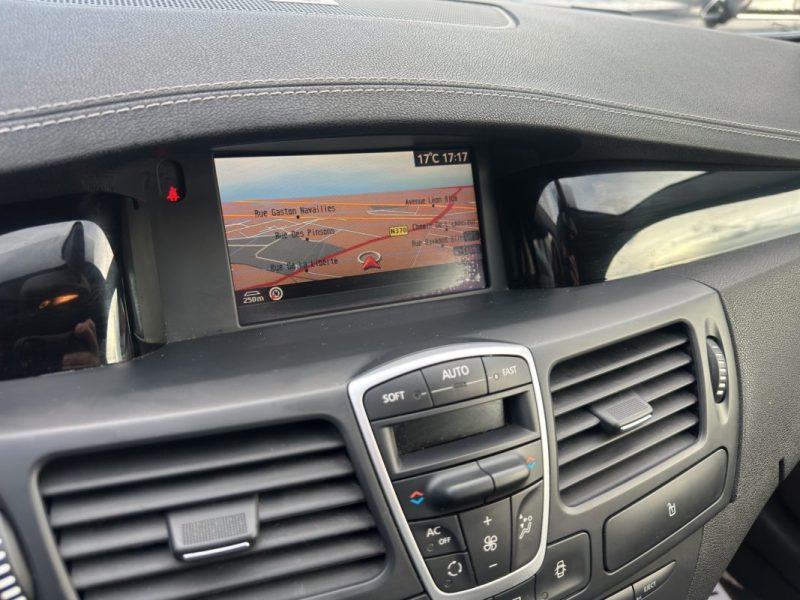 RENAULT LAGUNA III COUPE 2.0 DCI 150 INITIALE PARIS