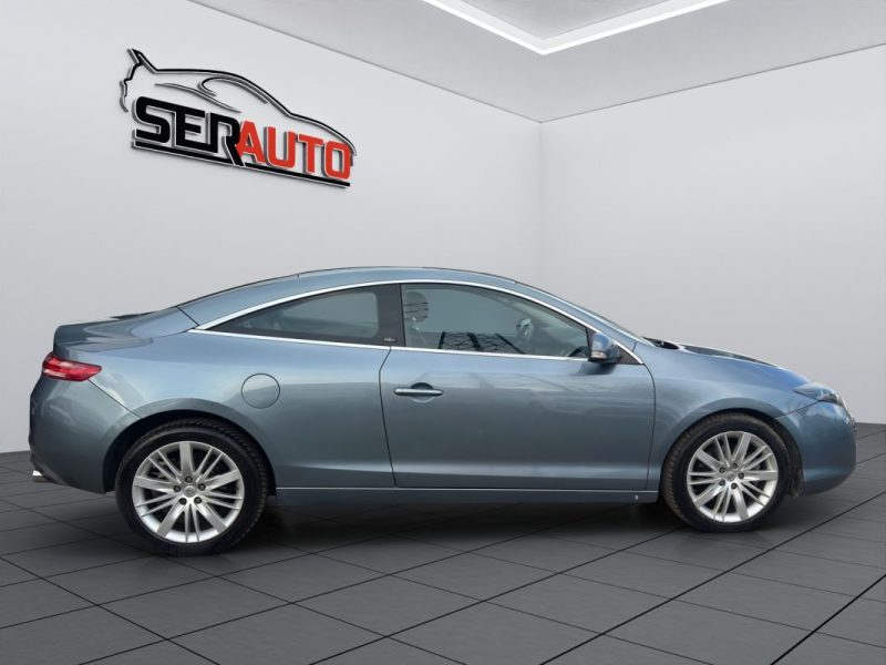 RENAULT LAGUNA III COUPE 2.0 DCI 150 INITIALE PARIS