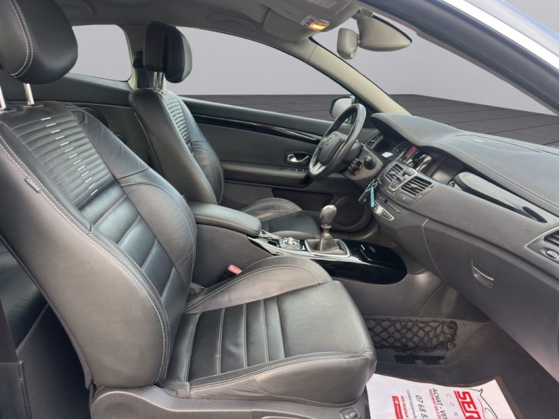 RENAULT LAGUNA III COUPE 2.0 DCI 150 INITIALE PARIS
