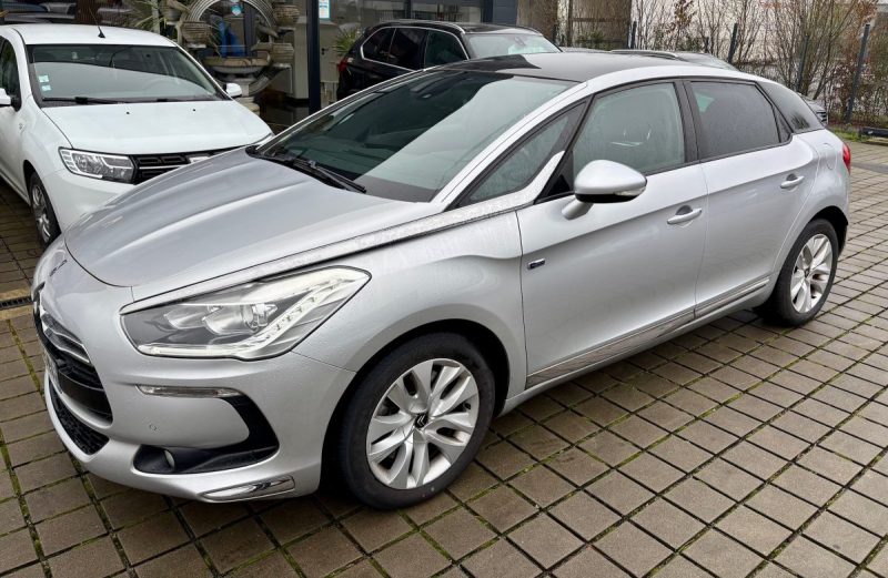 CITROEN DS5 HYBRID4 SPORT CHIC ETG6 AUTOMATIQUE 2015