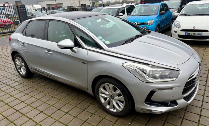 CITROEN DS5 HYBRID4 SPORT CHIC ETG6 AUTOMATIQUE 2015