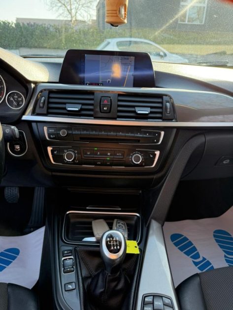 BMW F30 2.0 318D TOURING 143CV BUSINESS