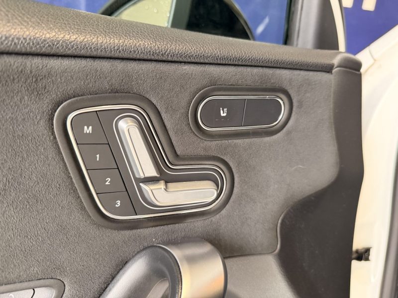 MERCEDES CLASSE A - AMG LINE - BERLINE - 180d - 116 ch - TOIT OUVRANT - ENTRETIEN MERCEDES -