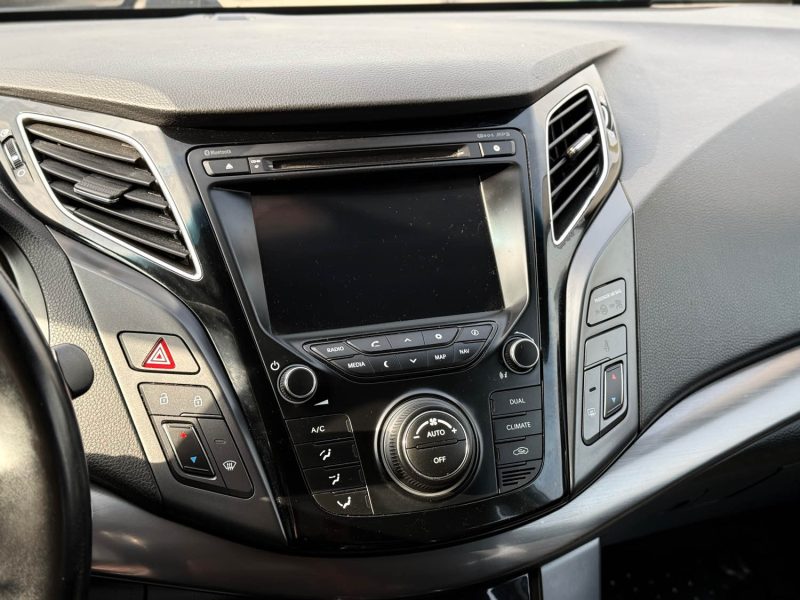 Hyundai i40 1.7 CRDi 136 Pack Business Limited BVA / Révisée & Garantie 6 Mois / Attelage / Caméra.