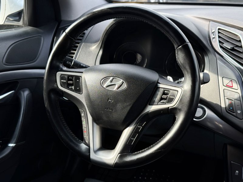 Hyundai i40 1.7 CRDi 136 Pack Business Limited BVA / Révisée & Garantie 6 Mois / Attelage / Caméra.