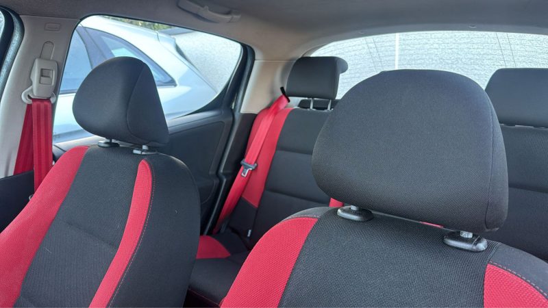 PEUGEOT 207 1.4 VTI 95cv EDITION 64 / TOIT PANORAMIQUE 