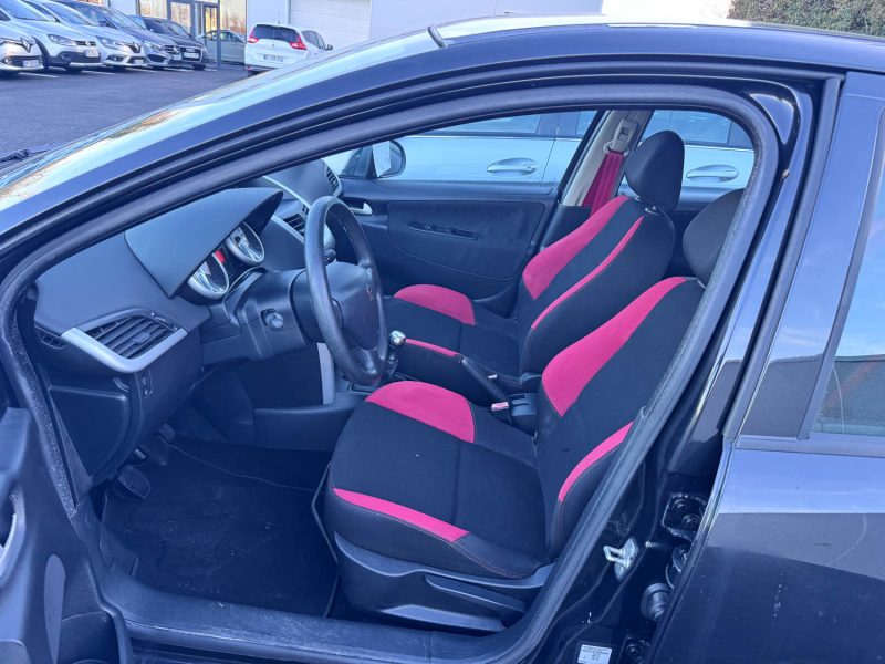PEUGEOT 207 1.4 VTI 95cv EDITION 64 / TOIT PANORAMIQUE 