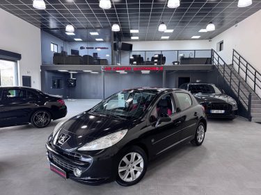 PEUGEOT 207 1.4 VTI 95cv EDITION 64 / TOIT PANORAMIQUE 