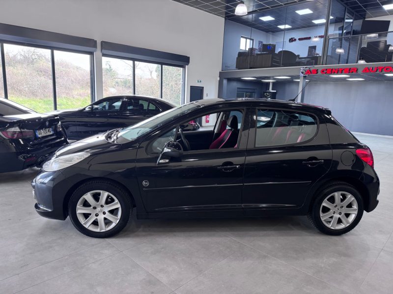 PEUGEOT 207 1.4 VTI 95cv EDITION 64 / TOIT PANORAMIQUE 