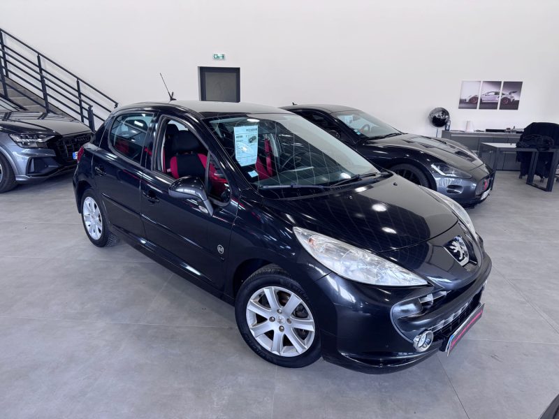 PEUGEOT 207 1.4 VTI 95cv EDITION 64 / TOIT PANORAMIQUE 