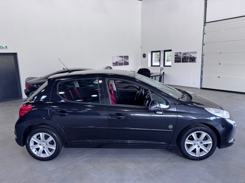 PEUGEOT 207 1.4 VTI 95cv EDITION 64 / TOIT PANORAMIQUE 
