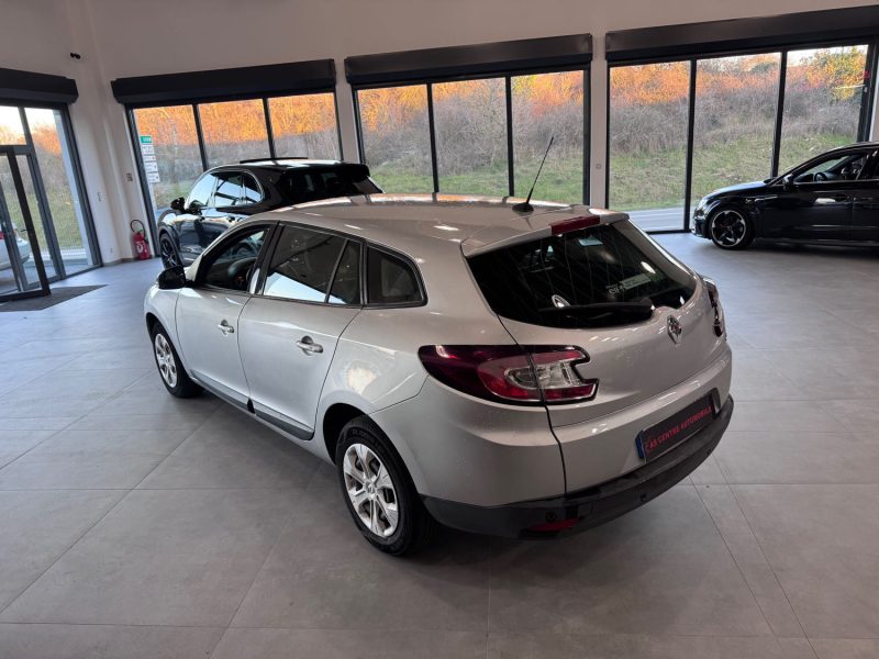 RENAULT MEGANE Break III 1.5 DCI 110cv TOMTOM GPS / DISTRIBUTION NEUF