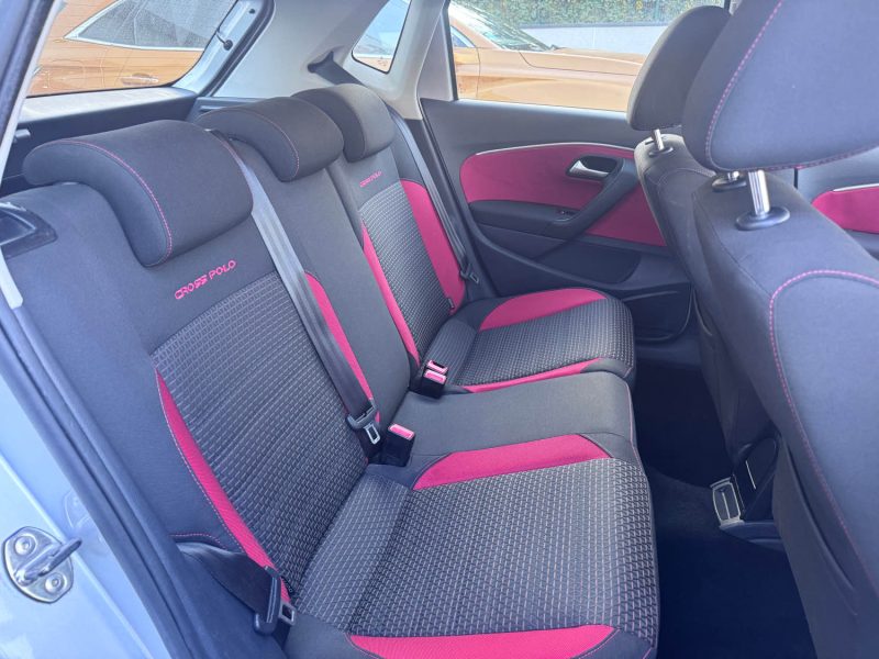 VOLKSWAGEN POLO CROSS  V 1.2 TSI 90cv PHASE 2 / GPS / 122 000km/ 1ERE MAIN