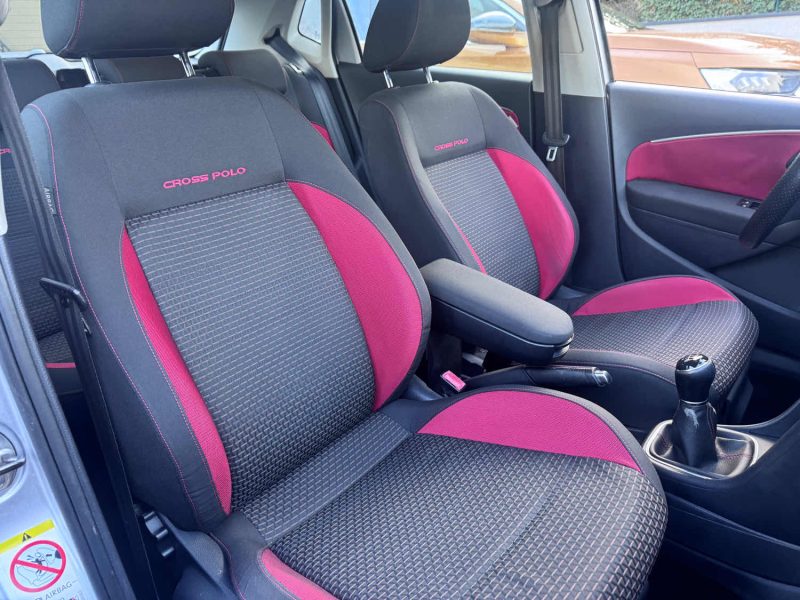 VOLKSWAGEN POLO CROSS  V 1.2 TSI 90cv PHASE 2 / GPS / 122 000km/ 1ERE MAIN