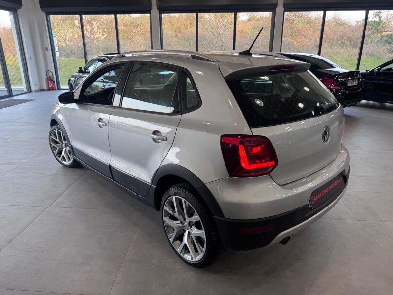 VOLKSWAGEN POLO CROSS  V 1.2 TSI 90cv PHASE 2 / GPS / 122 000km/ 1ERE MAIN