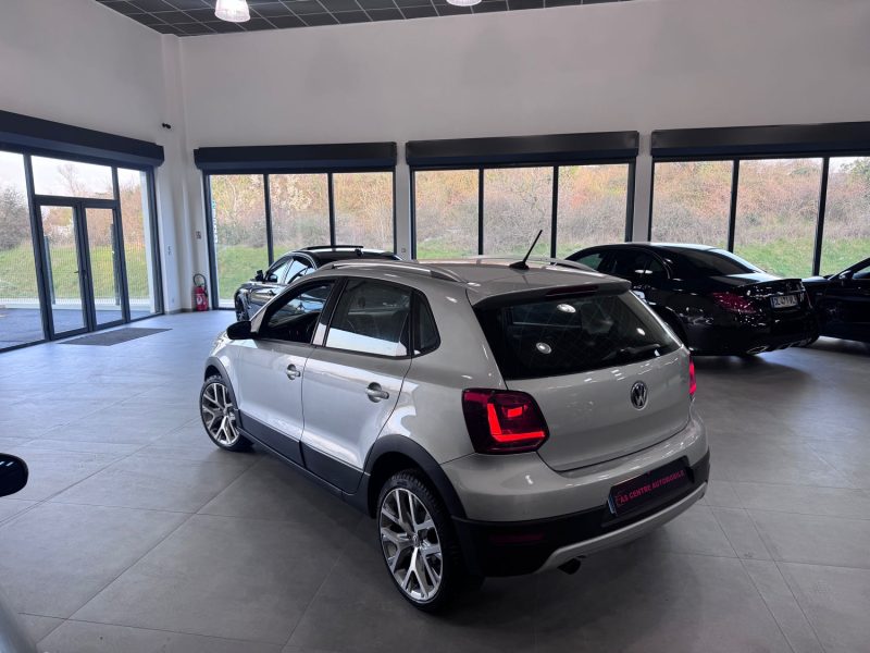 VOLKSWAGEN POLO CROSS  V 1.2 TSI 90cv PHASE 2 / GPS / 122 000km/ 1ERE MAIN