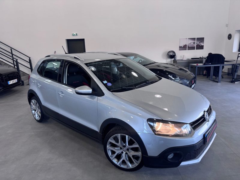 VOLKSWAGEN POLO CROSS  V 1.2 TSI 90cv PHASE 2 / GPS / 122 000km/ 1ERE MAIN