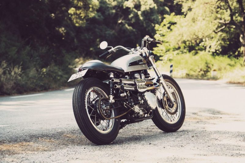 TRIUMPH BONN.T100 PURE MOTORCYCLE 2004