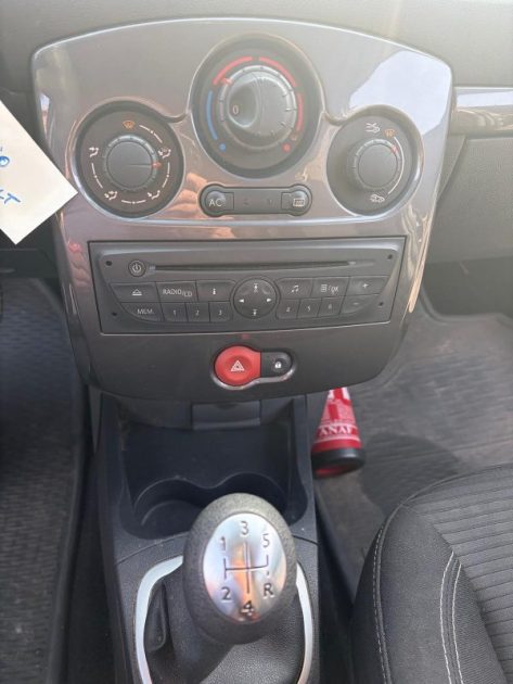RENAULT CLIO 1.2 ESSENCE 75 CH 2014