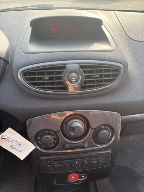 RENAULT CLIO 1.2 ESSENCE 75 CH 2014