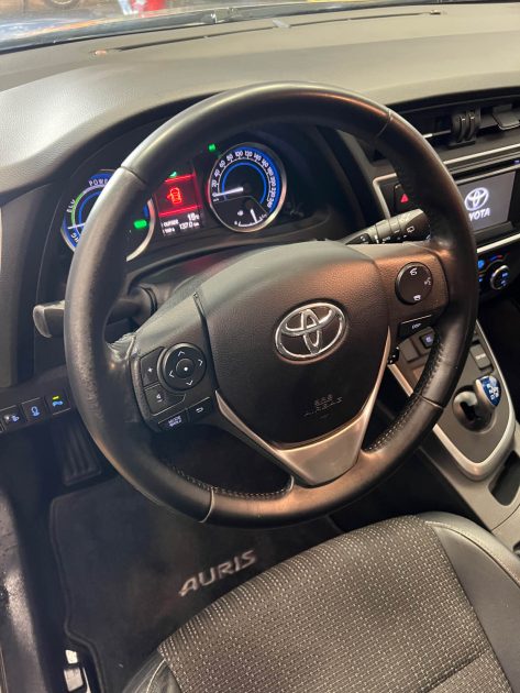 MAGNIFIQUE TOYOTA AURIS 136H  (TOIT PANORAMIQUE, CAMÉRA DE RECUL, SIÈGES CHAUFFANTS )⭐️⭐️⭐️⭐️⭐️
