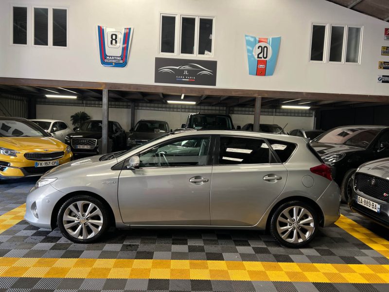 MAGNIFIQUE TOYOTA AURIS 136H  (TOIT PANORAMIQUE, CAMÉRA DE RECUL, SIÈGES CHAUFFANTS )⭐️⭐️⭐️⭐️⭐️